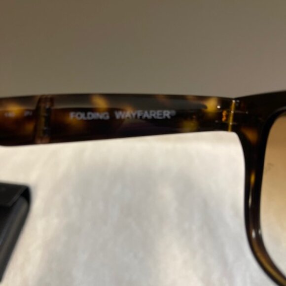 Ray-Ban Foldable Tortoise Shell Sunglasses - Picture 9 of 16